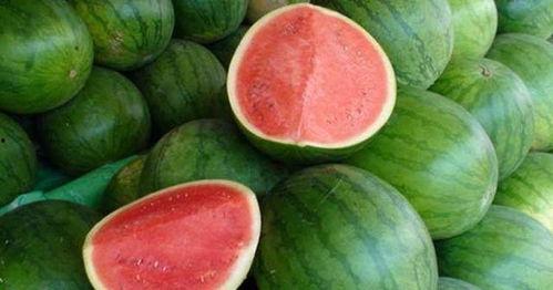 女生回吃瓜吃瓜,女生间的“吃瓜”社交现象解析